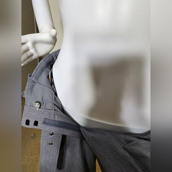 DKNY - Picture 2 of 15